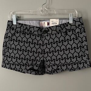 SO Black and White Chevron Juniors Shorts Low Rise NWT